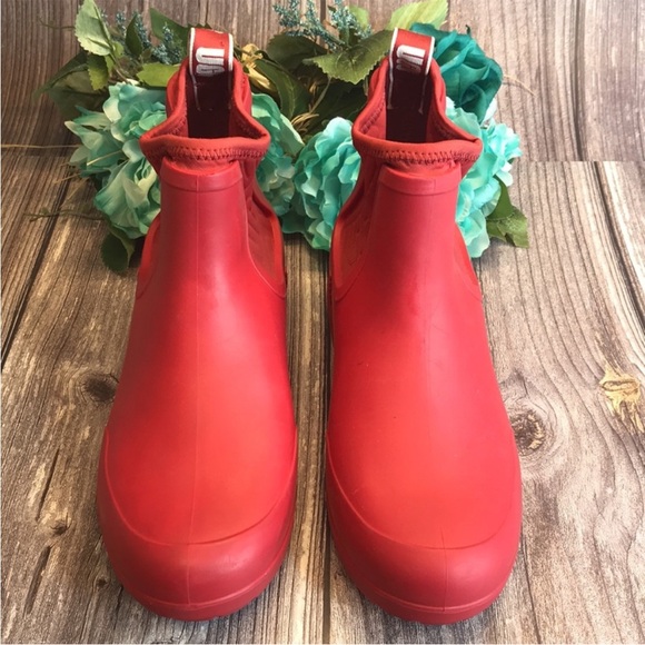 Uggs Droplet Chevonne Ribbon Red Women's Ankle Rain Boots.
Size 6 - Picture 3 of 9